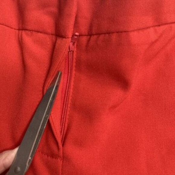 RAFAELLA Women’s Red Cuffed Pants Size 10 Inseam 27.5 - Picture 4 of 7